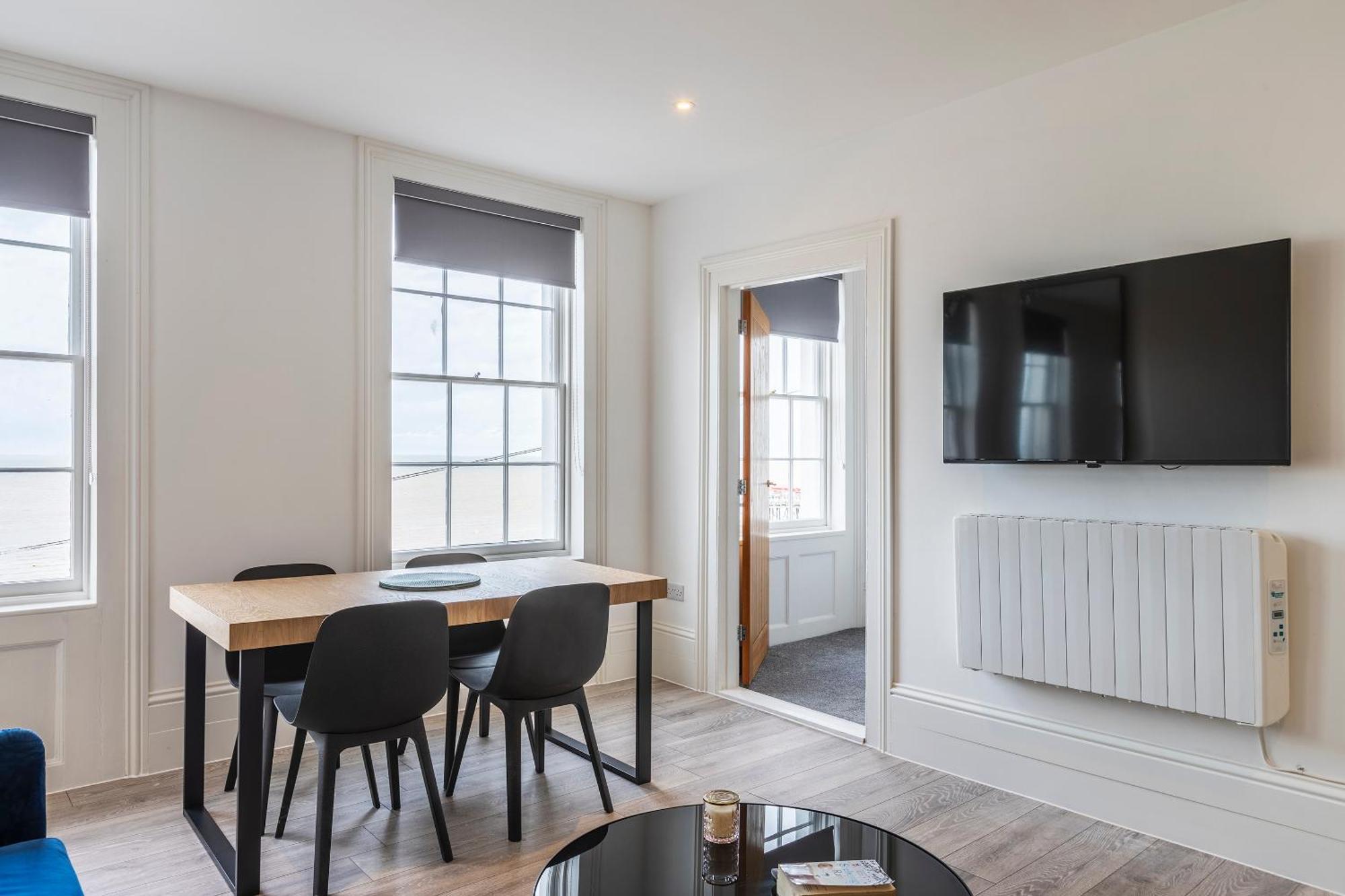 Seaside Serenity: Stylish Sea View Apartments In Herne Bay Ngoại thất bức ảnh