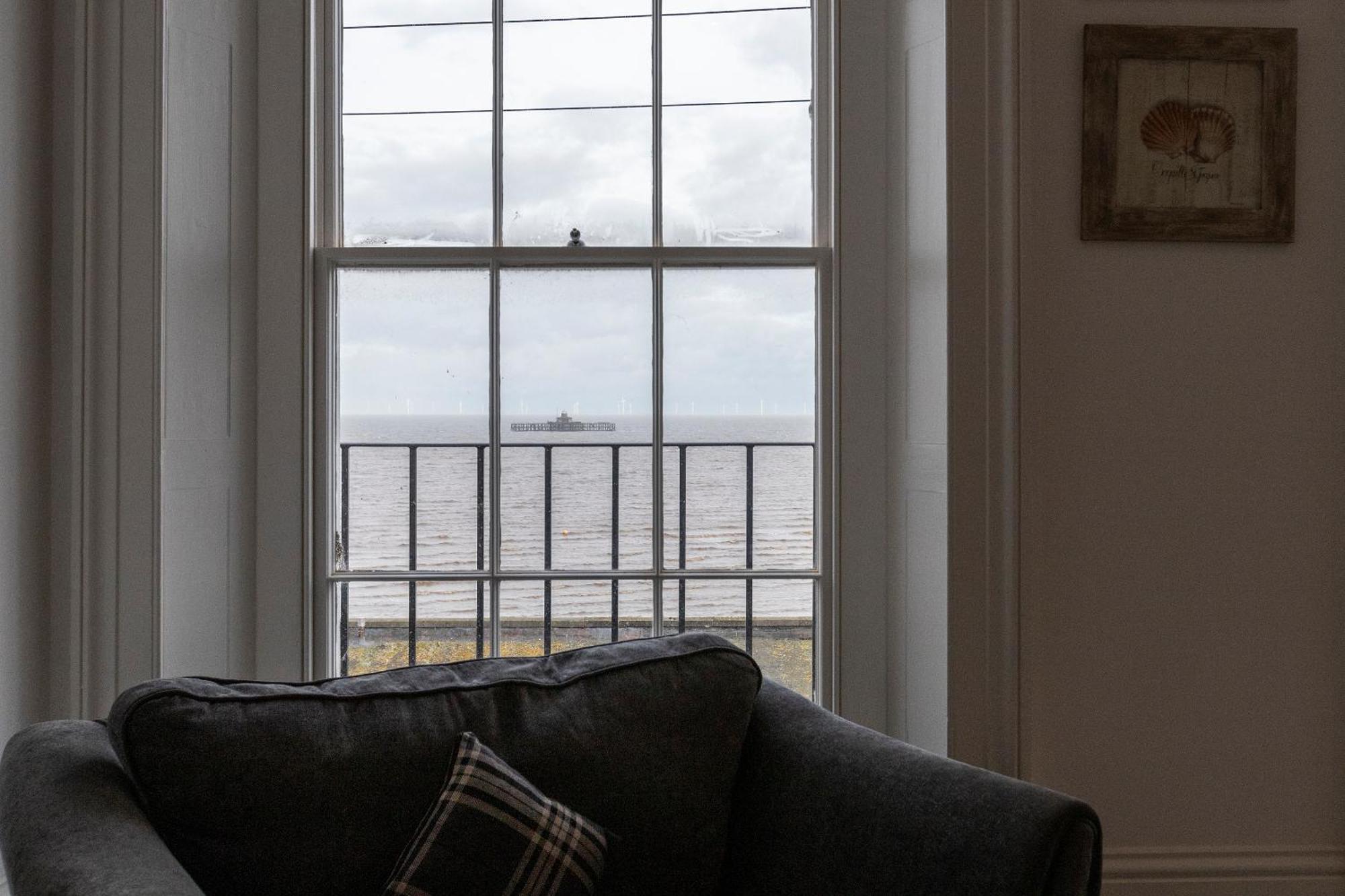 Seaside Serenity: Stylish Sea View Apartments In Herne Bay Ngoại thất bức ảnh