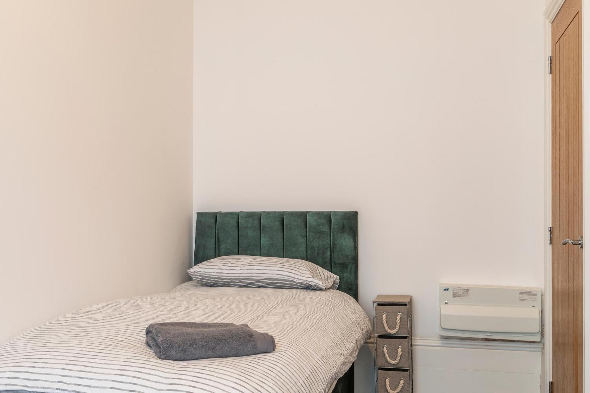 Seaside Serenity: Stylish Sea View Apartments In Herne Bay Ngoại thất bức ảnh